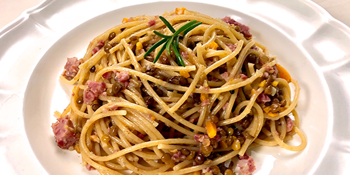 Spaghetti integrali bio con cotechino e lenticchie