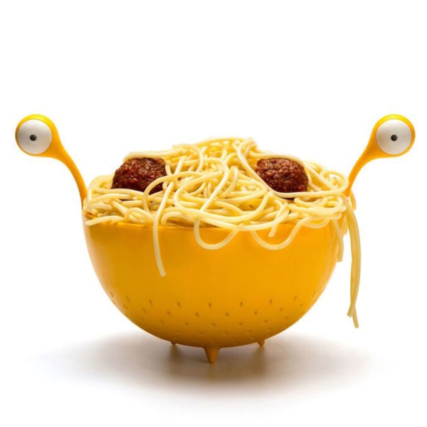 colander con pasta.jpg