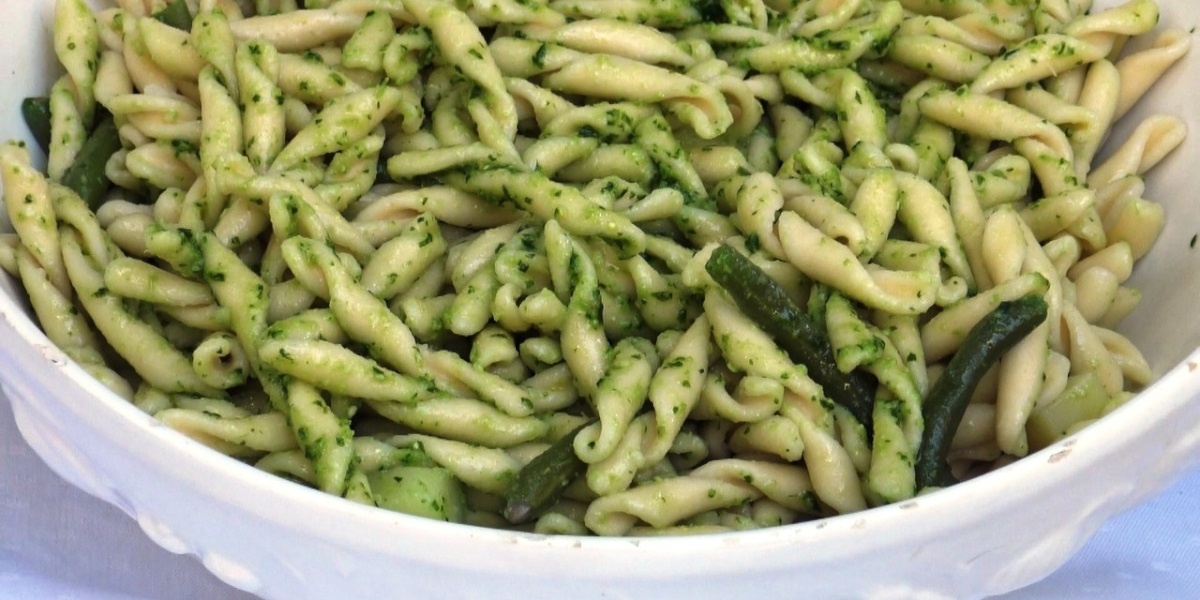 Strozzapreti al Pesto